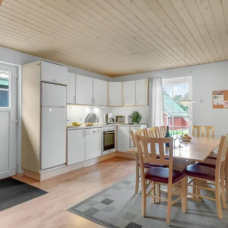 Cozy In With Kitchen Holiday home